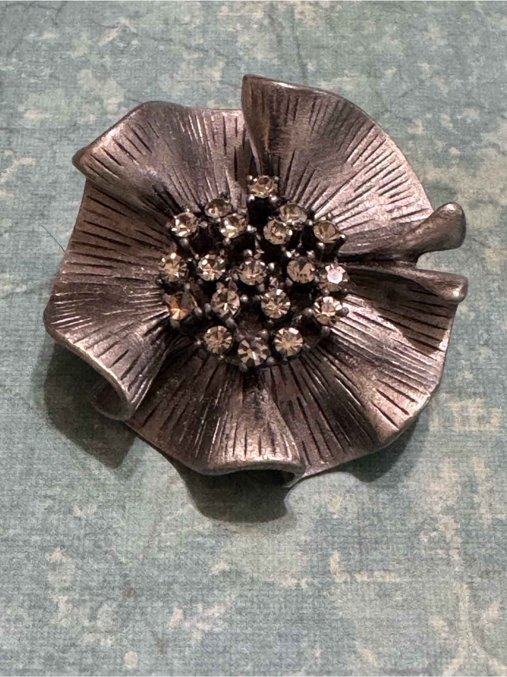 PREMIER DESIGNS FLOWER PENDANT BROOCH